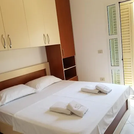 Rezidenca Sinani Apartmán *