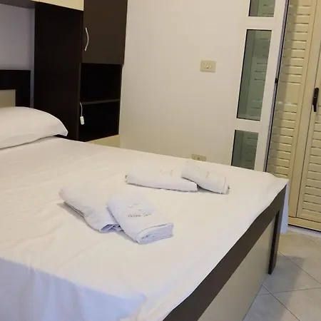 Rezidenca Sinani * أوريكوم