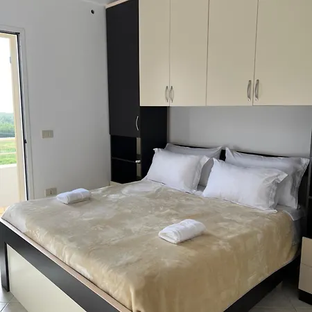 Rezidenca Sinani * أوريكوم