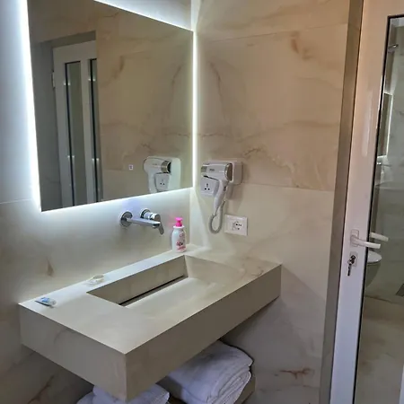 Rezidenca Sinani * Orikum