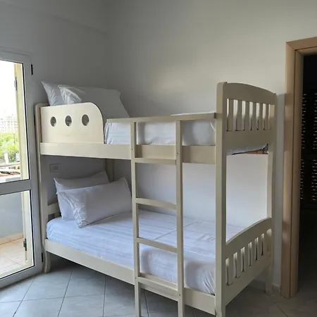 Rezidenca Sinani * أوريكوم